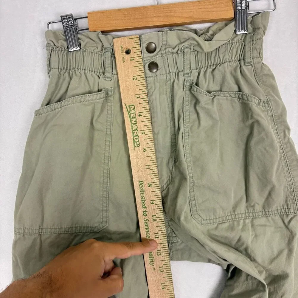 Abercrombie & Fitch Green High Waisted Skinny‎ Leg Pants Size XS Short